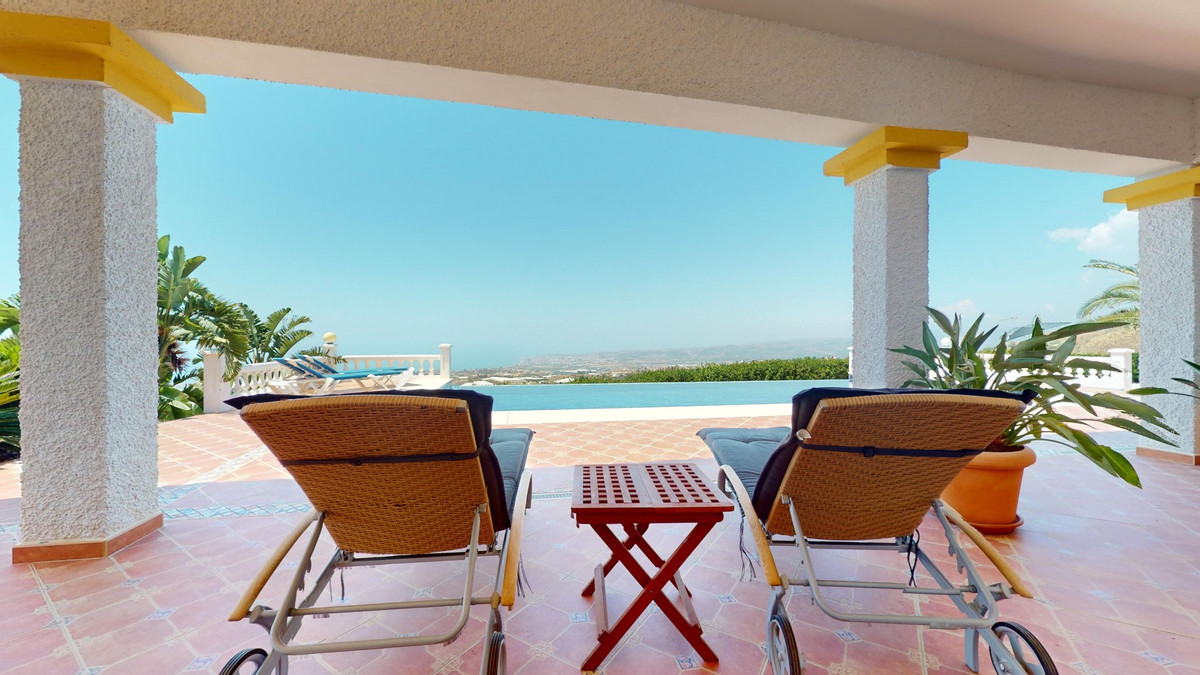 Huis te koop in Algarrobo | 3 slaapkamers H5123266