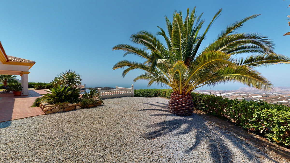 Huis te koop in Algarrobo | 3 slaapkamers H5123266