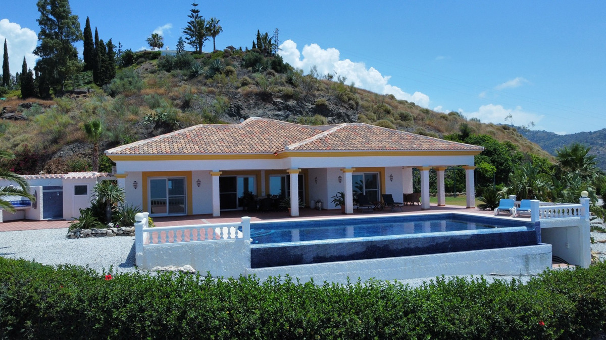 Huis te koop in Algarrobo | 3 slaapkamers H5123266