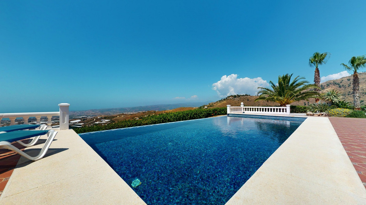 Huis te koop in Algarrobo | 3 slaapkamers H5123266