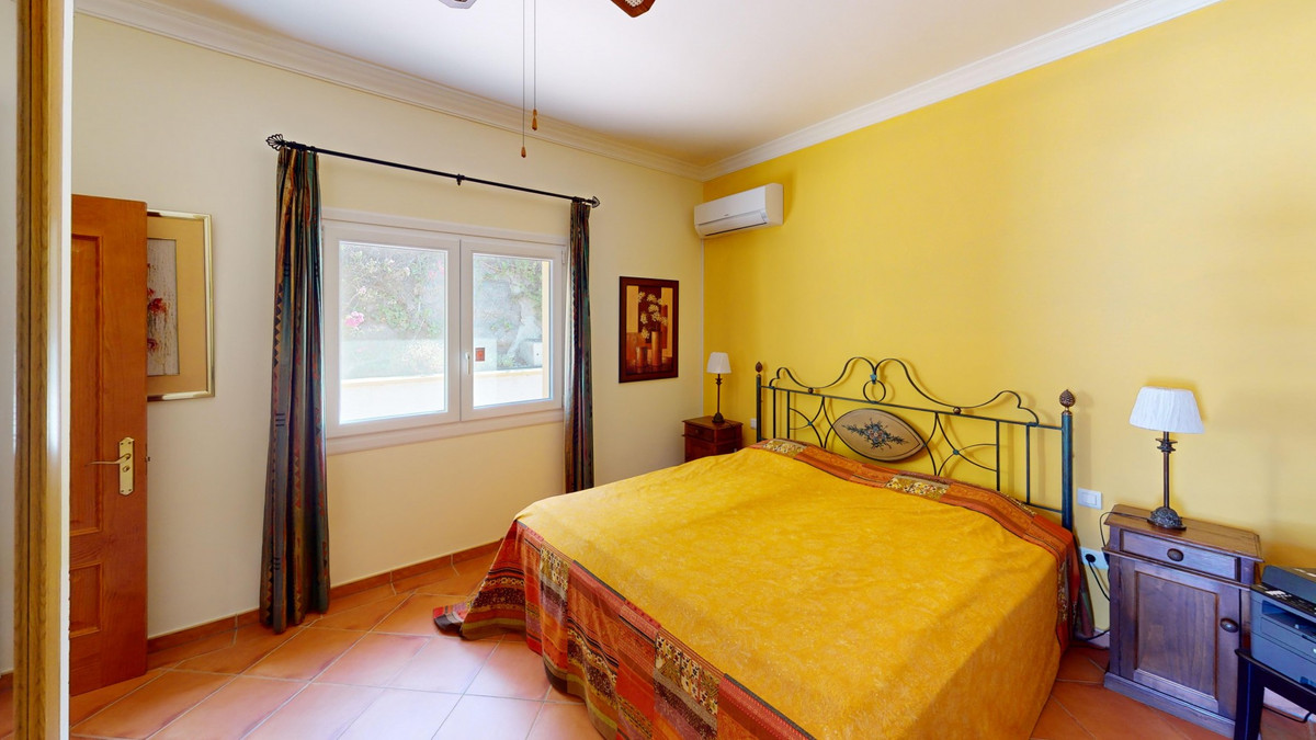 Huis te koop in Algarrobo | 3 slaapkamers H5123266