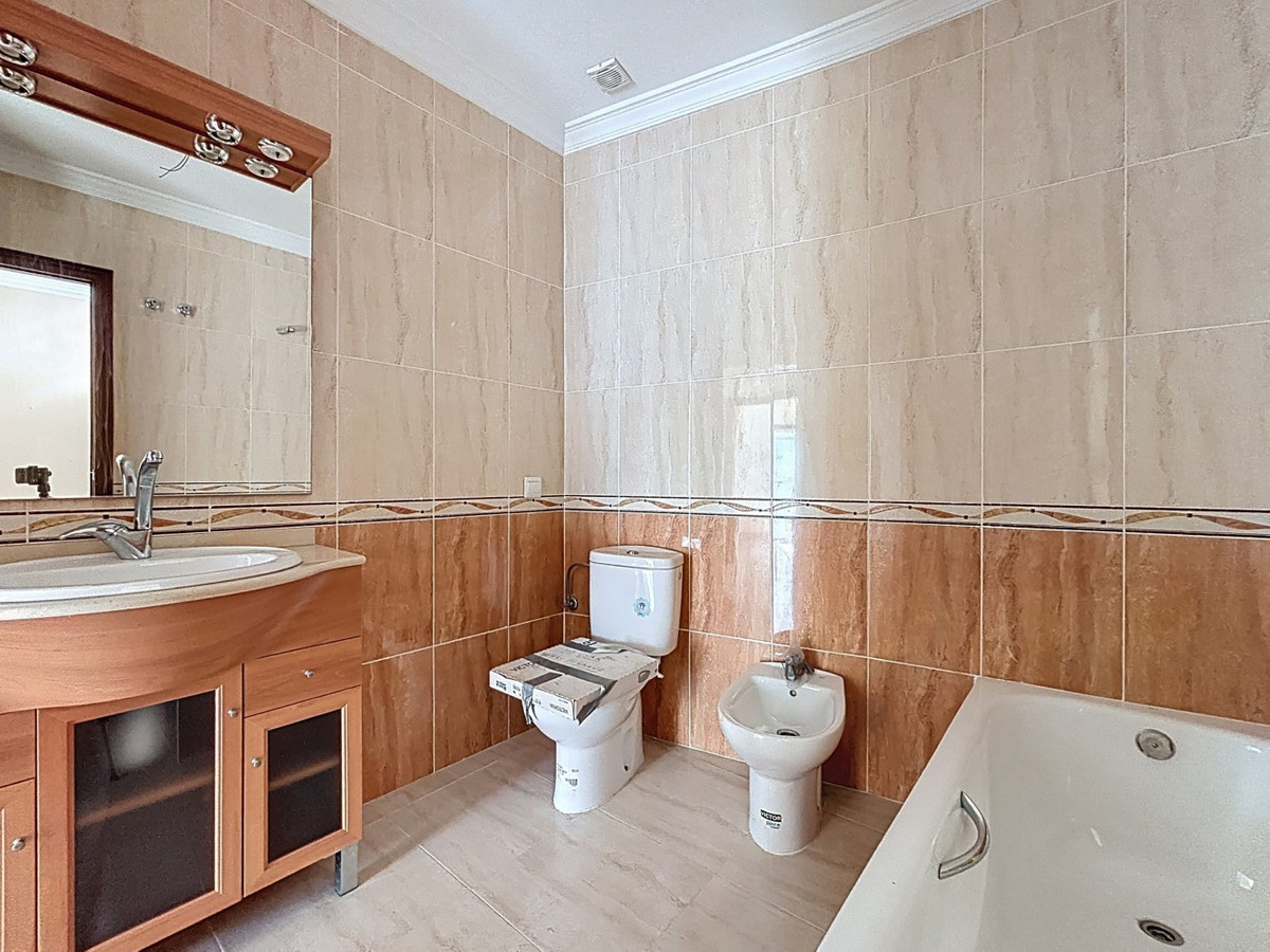 Huis te koop in Algarrobo | 8 slaapkamers H5259136