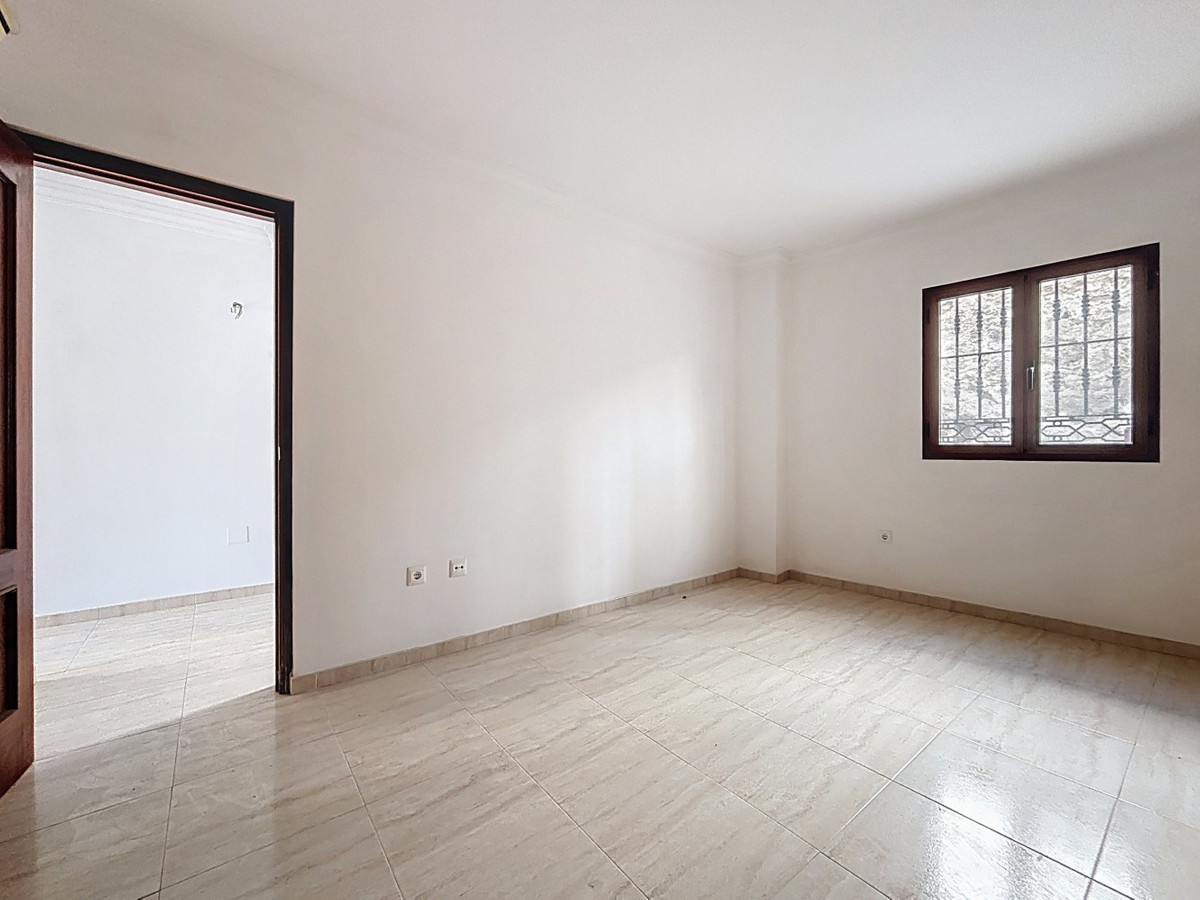 Huis te koop in Algarrobo | 8 slaapkamers H5259136