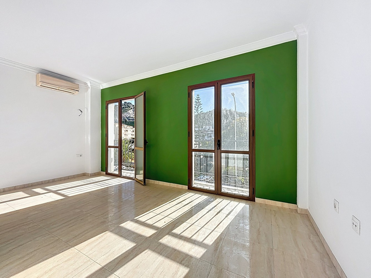 Huis te koop in Algarrobo | 8 slaapkamers H5259136