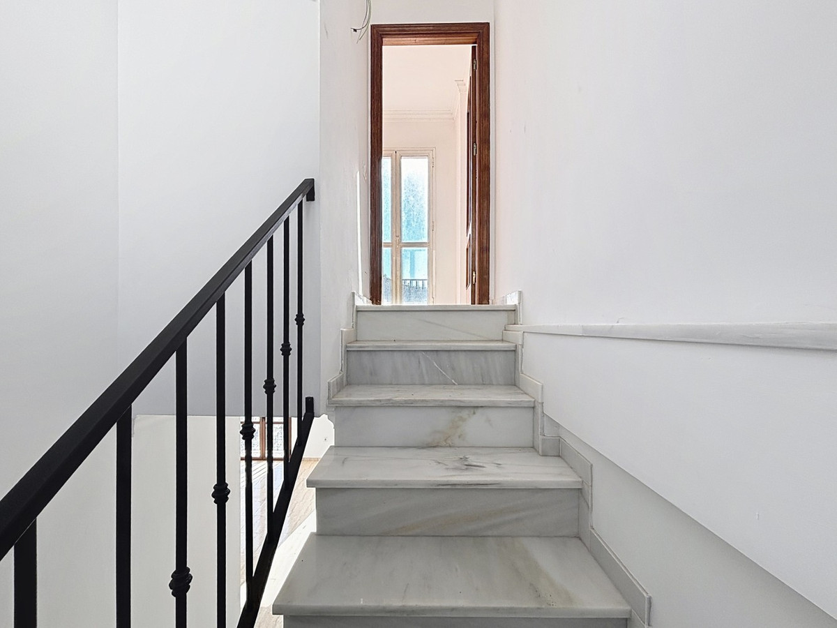 Huis te koop in Algarrobo | 8 slaapkamers H5259136