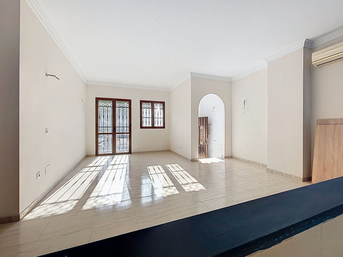 Huis te koop in Algarrobo | 8 slaapkamers H5259136