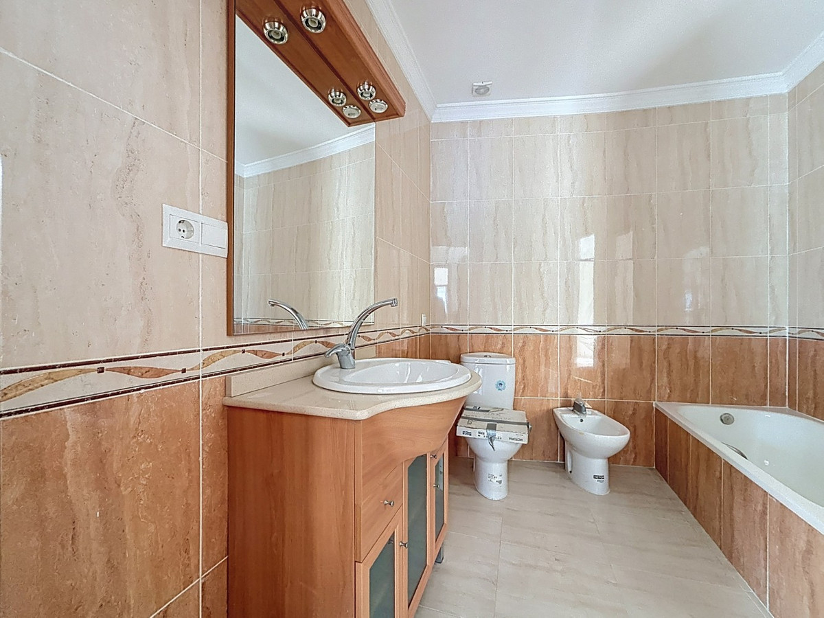Huis te koop in Algarrobo | 8 slaapkamers H5259136