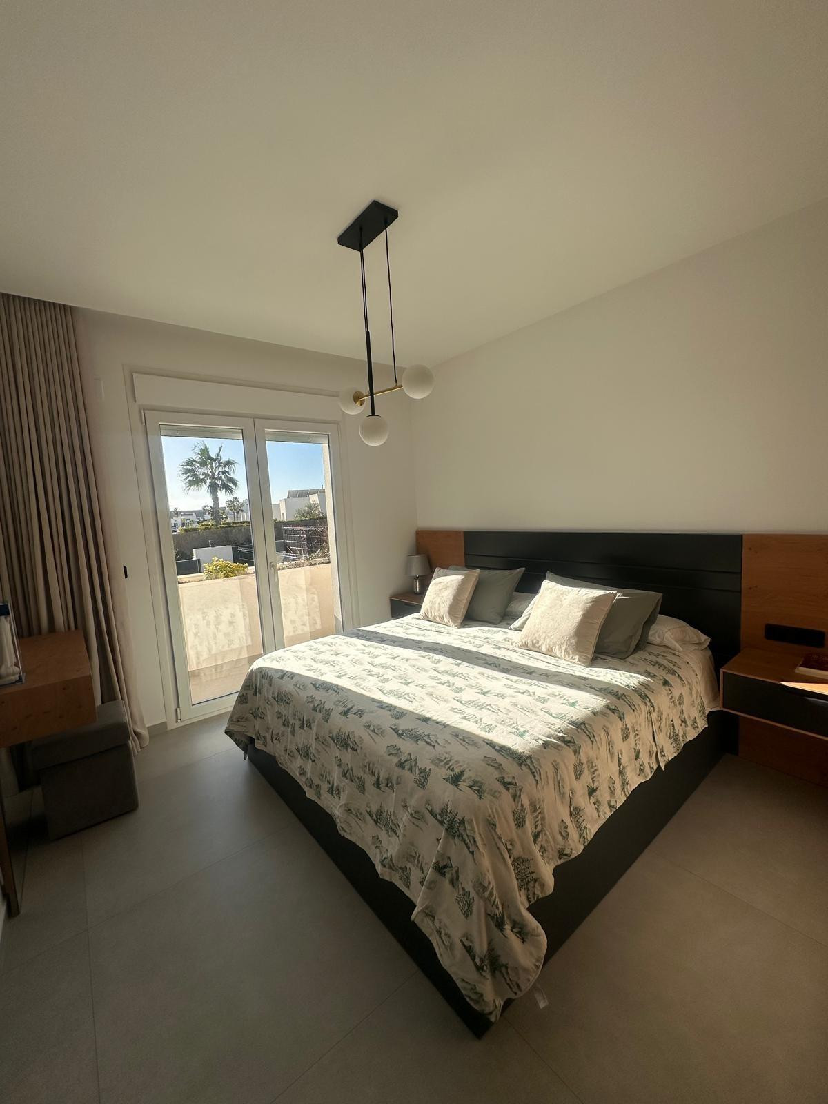 Bungalow te koop in Algorfa | 4 slaapkamers H5323636