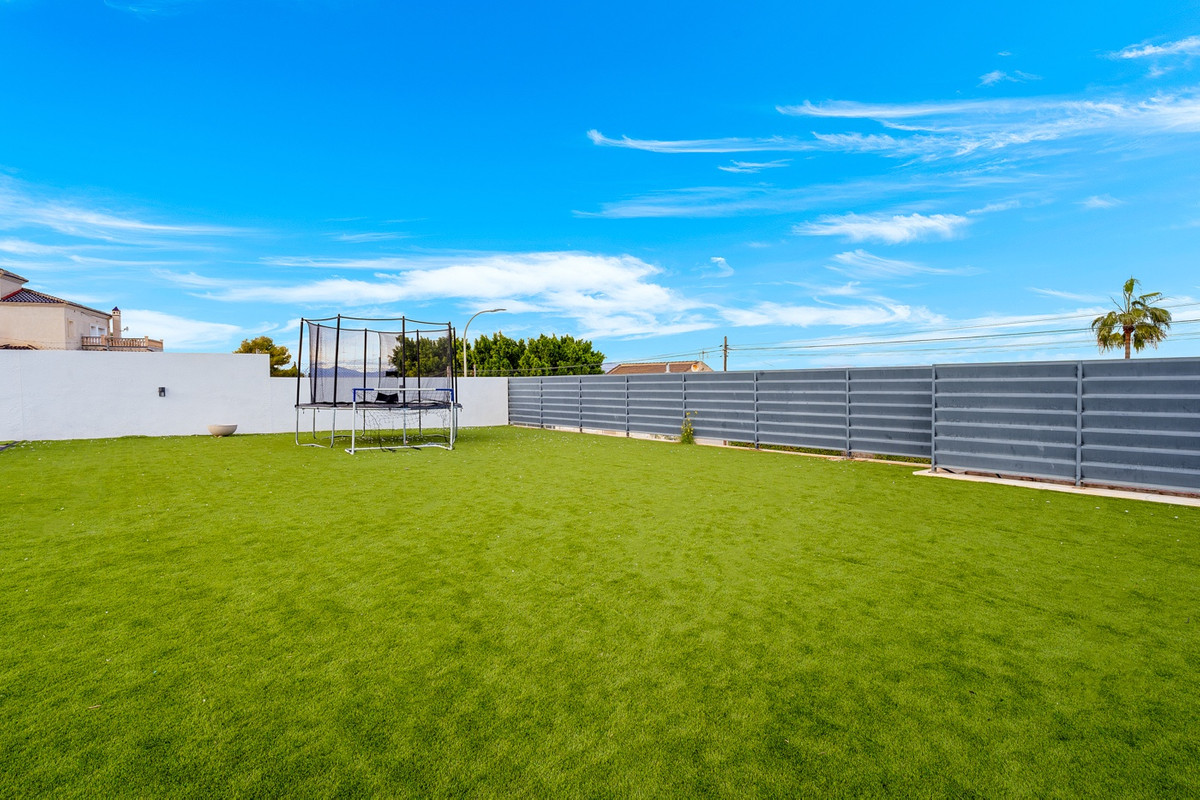 Huis te koop in Algorfa | 4 slaapkamers H5336041