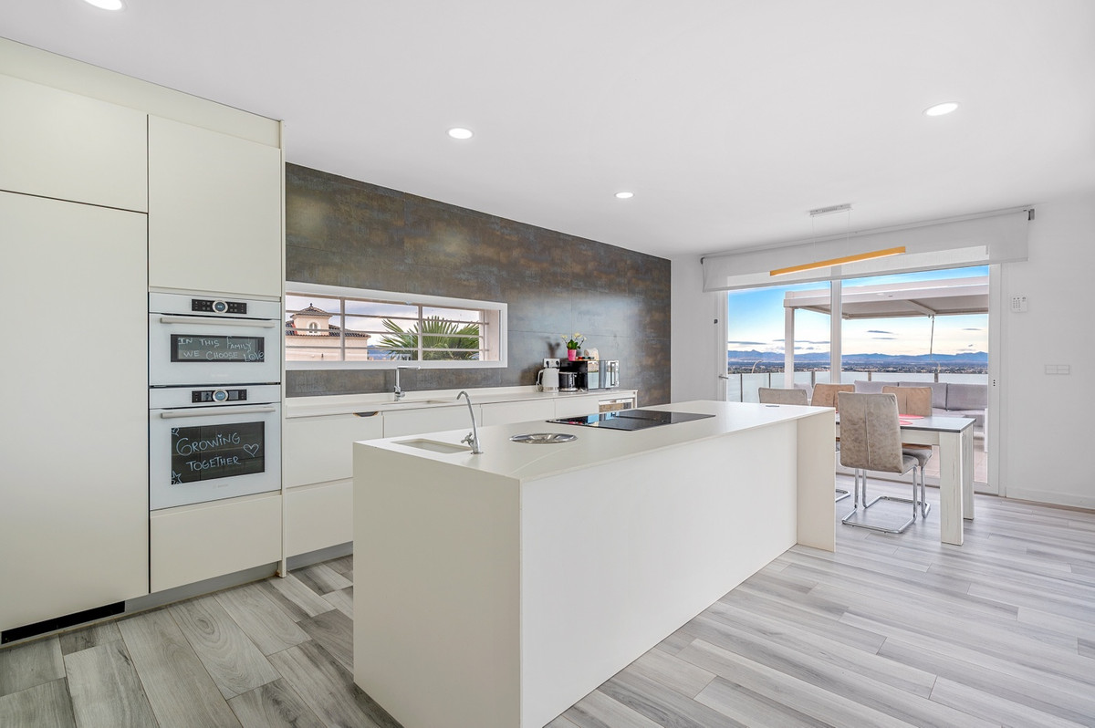 Huis te koop in Algorfa | 4 slaapkamers H5336041