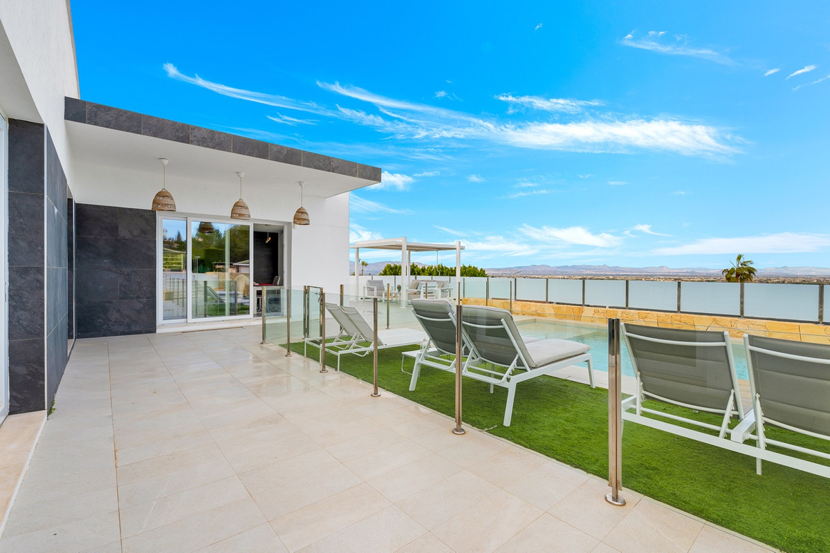 Huis te koop in Algorfa | 4 slaapkamers H5336041