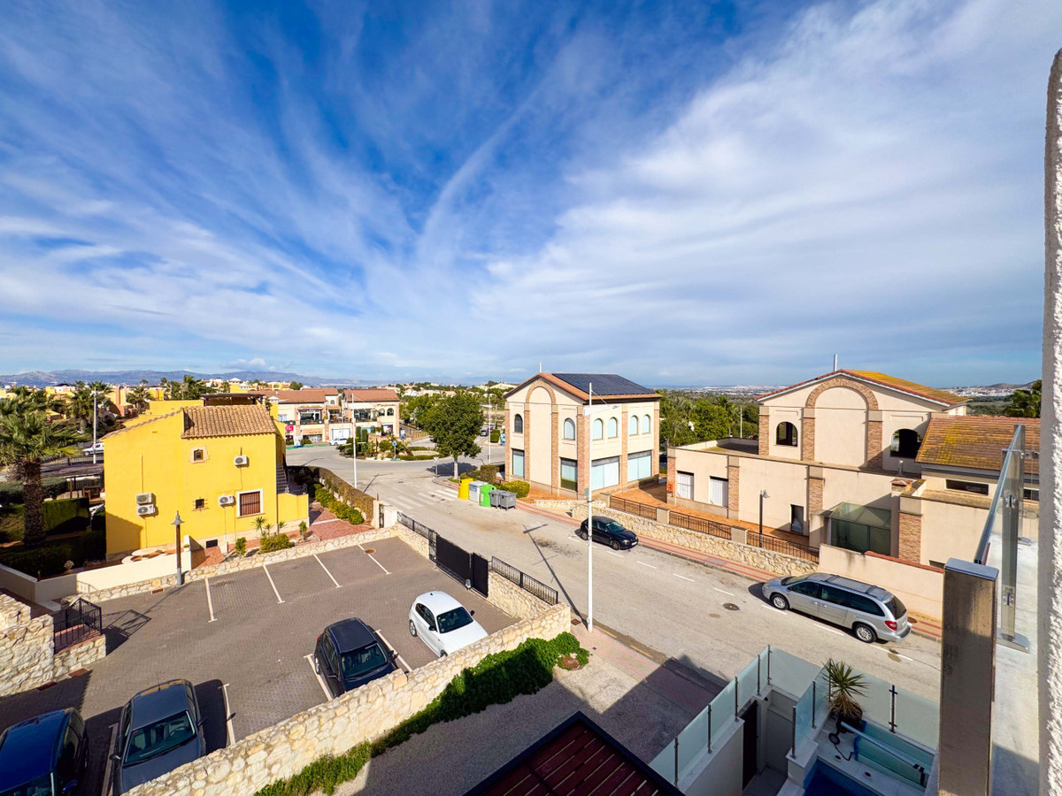 Huis te koop in Algorfa | 3 slaapkamers H5342824