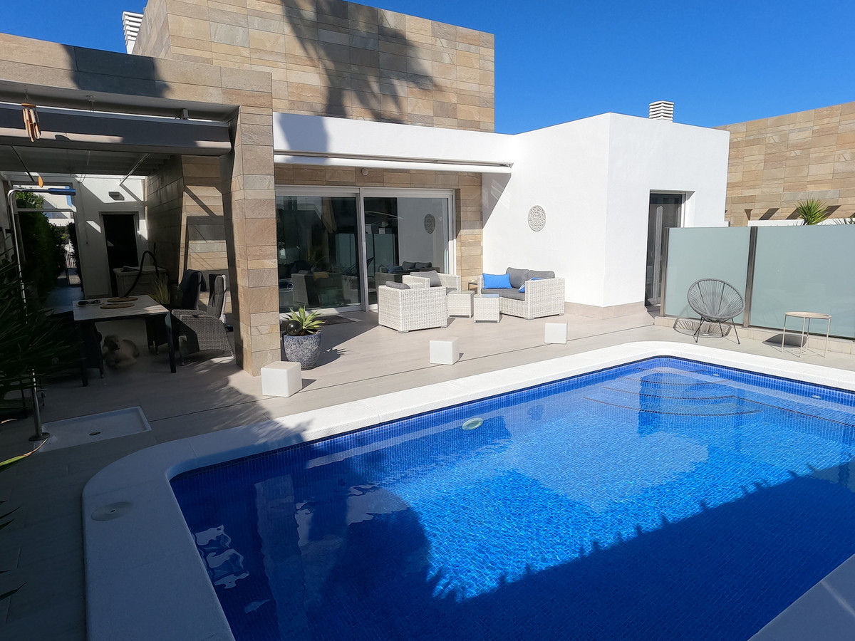 Huis te koop in Algorfa | 3 slaapkamers H5357779