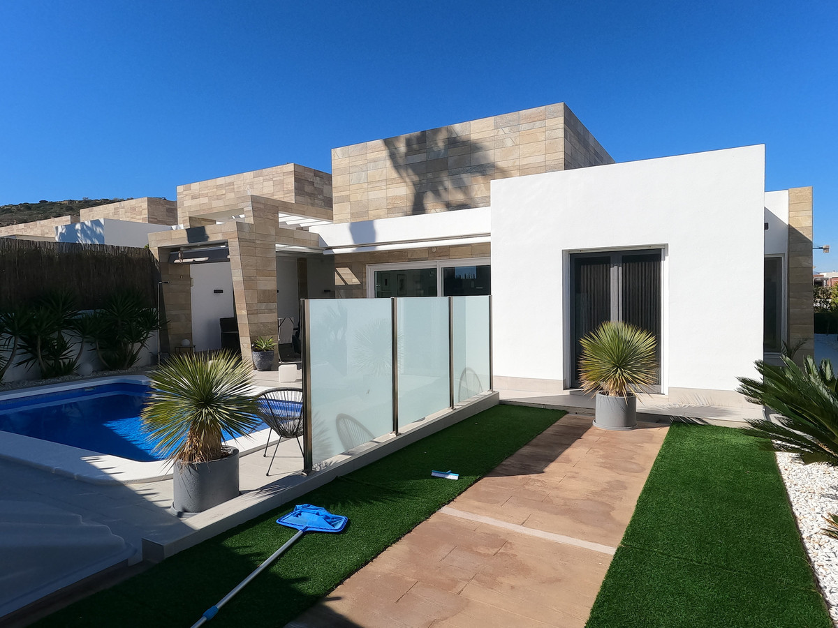 Huis te koop in Algorfa | 3 slaapkamers H5357779