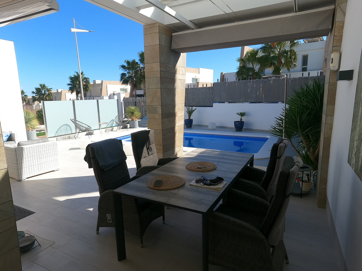 Huis te koop in Algorfa | 3 slaapkamers H5357779