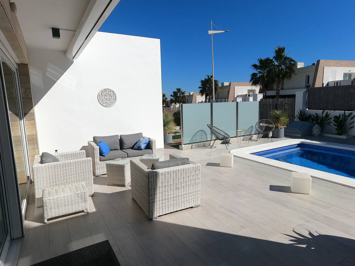 Huis te koop in Algorfa | 3 slaapkamers H5357779