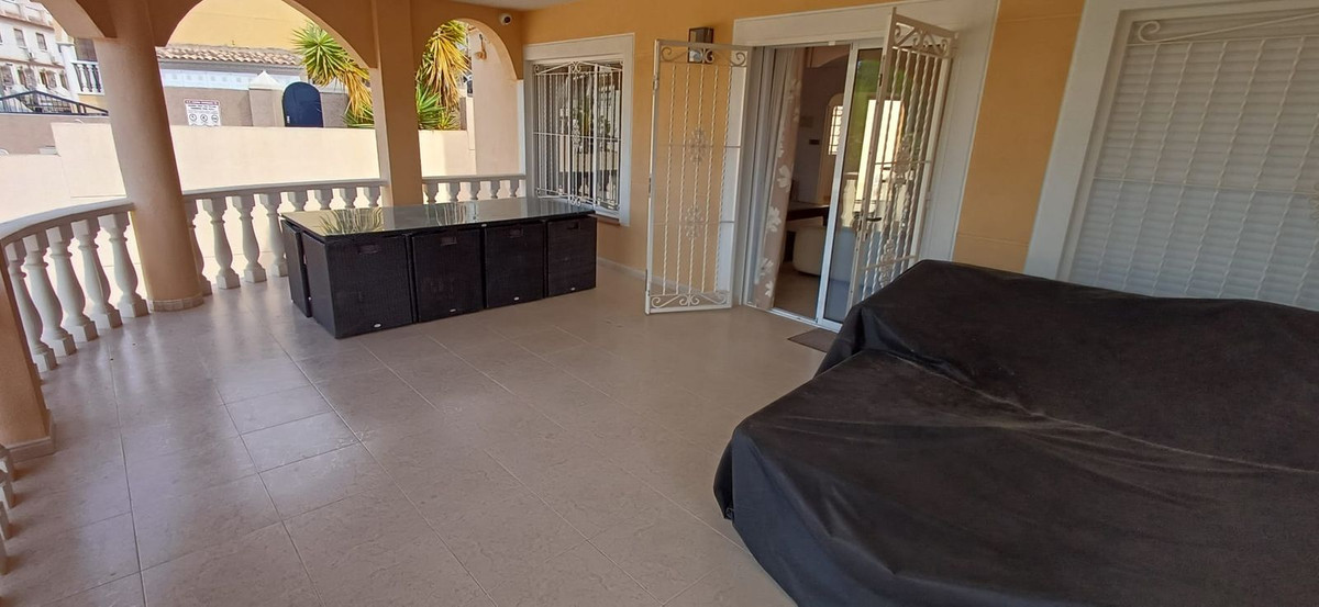 Huis te koop in Algorfa | 5 slaapkamers H5435971