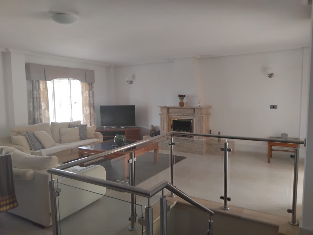 Huis te koop in Algorfa | 5 slaapkamers H5435971