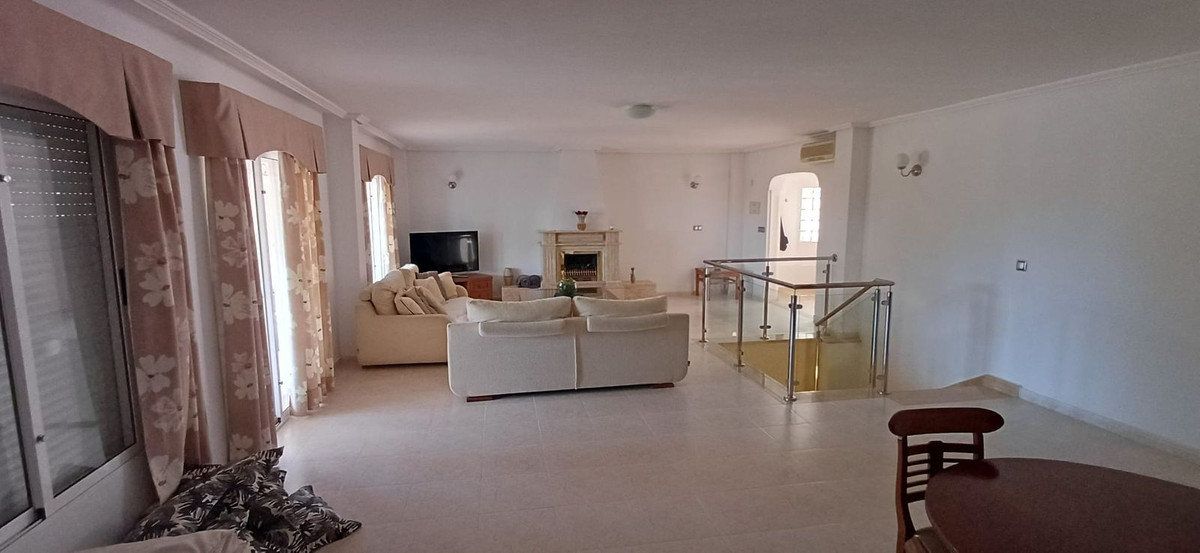 Huis te koop in Algorfa | 5 slaapkamers H5435971