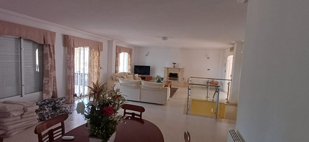 Huis te koop in Algorfa | 5 slaapkamers H5435971