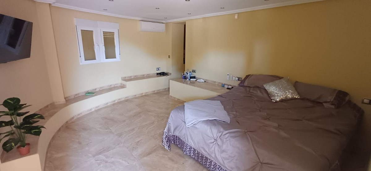 Huis te koop in Algorfa | 5 slaapkamers H5435971
