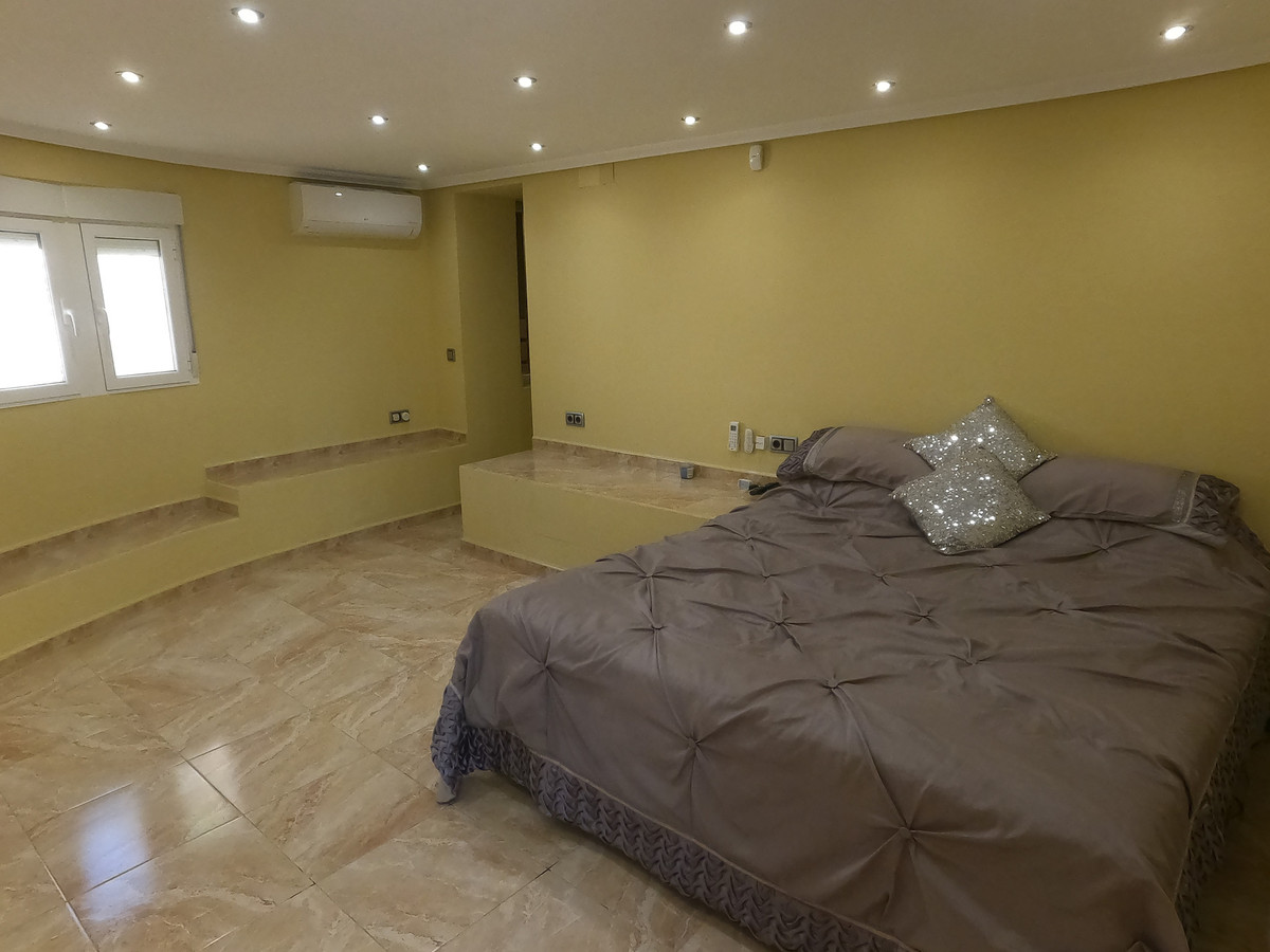 Huis te koop in Algorfa | 5 slaapkamers H5455699