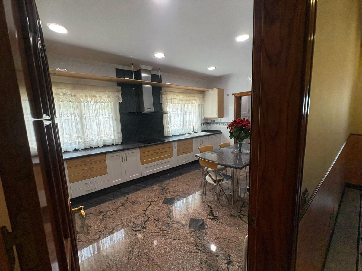 Vrijstaande Villa in Alhaurín de la Torre-10