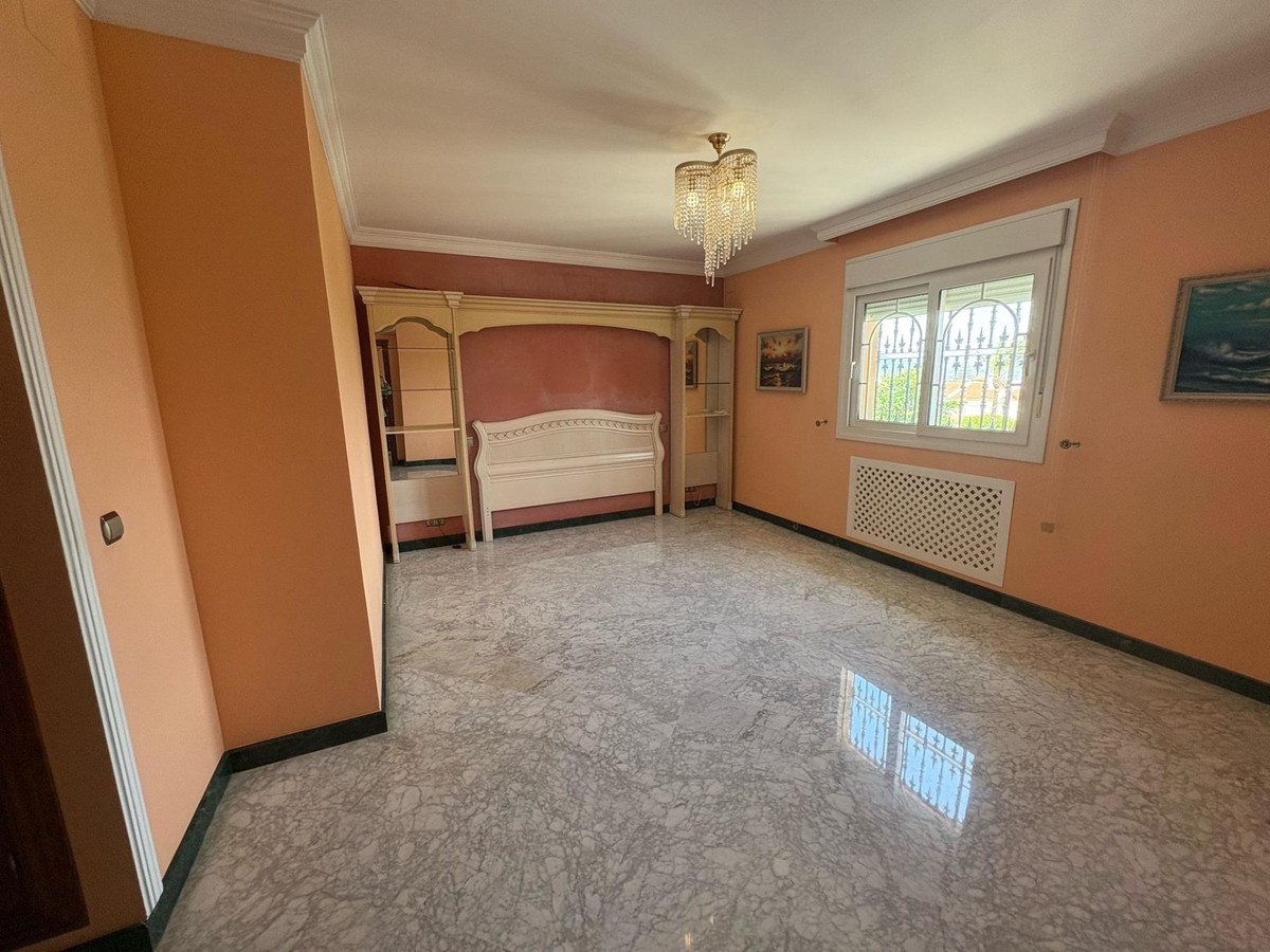 Vrijstaande Villa in Alhaurín de la Torre-16