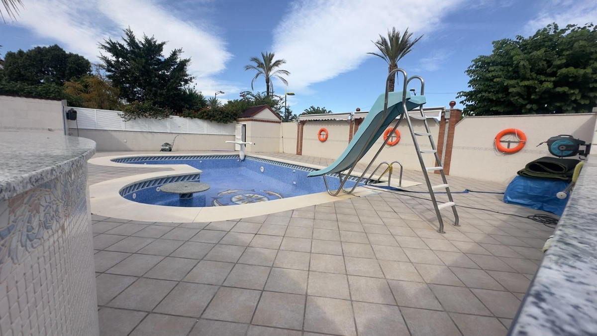 Vrijstaande Villa in Alhaurín de la Torre-8