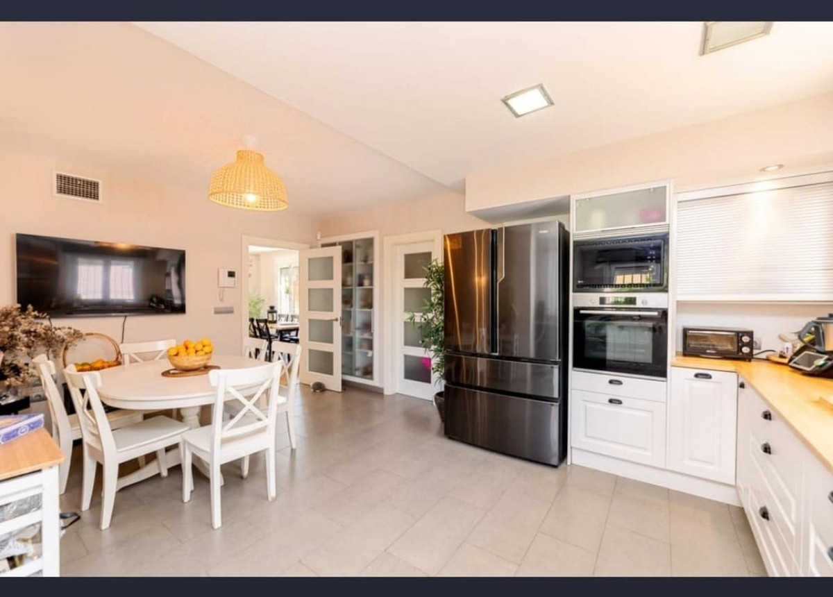 House te koop in Alhaurín de la Torre | 6 slaapkamers H5055802