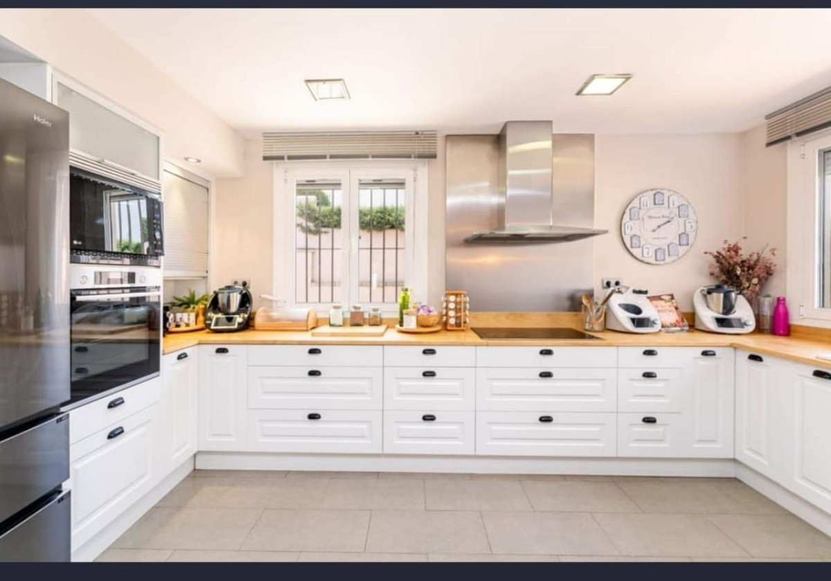 House te koop in Alhaurín de la Torre | 6 slaapkamers H5055802