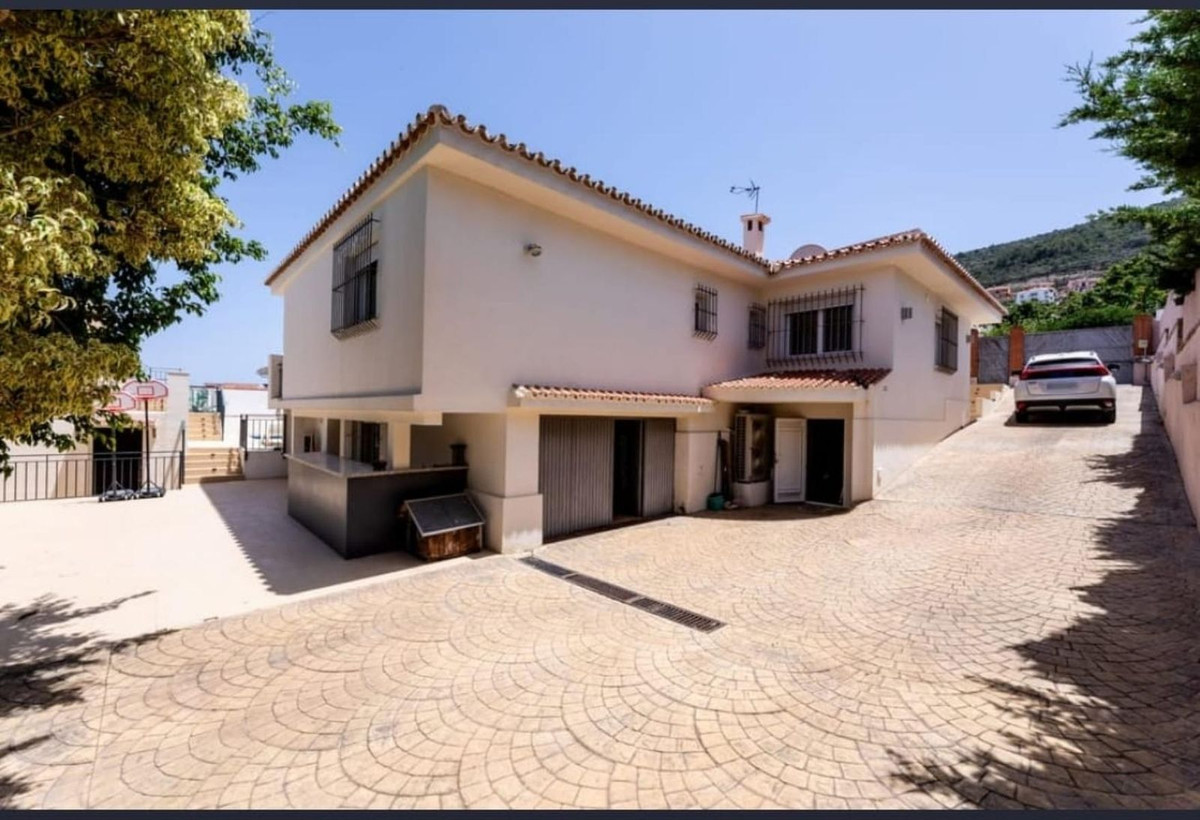 House te koop in Alhaurín de la Torre | 6 slaapkamers H5055802