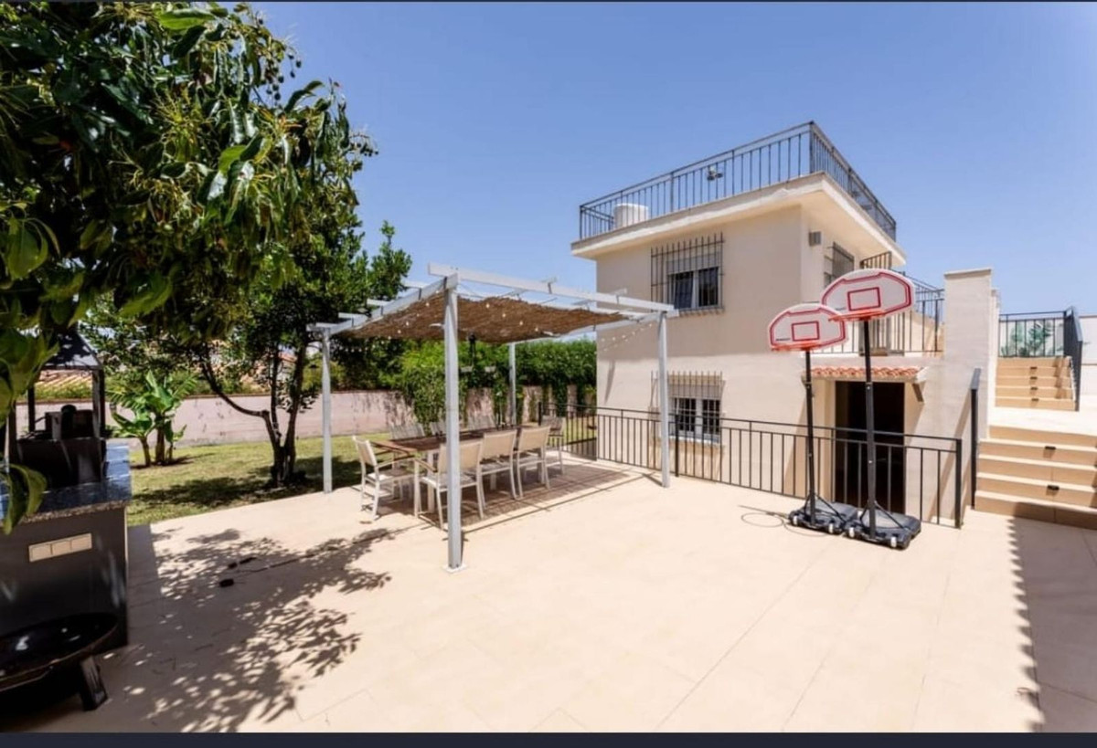 House te koop in Alhaurín de la Torre | 6 slaapkamers H5055802