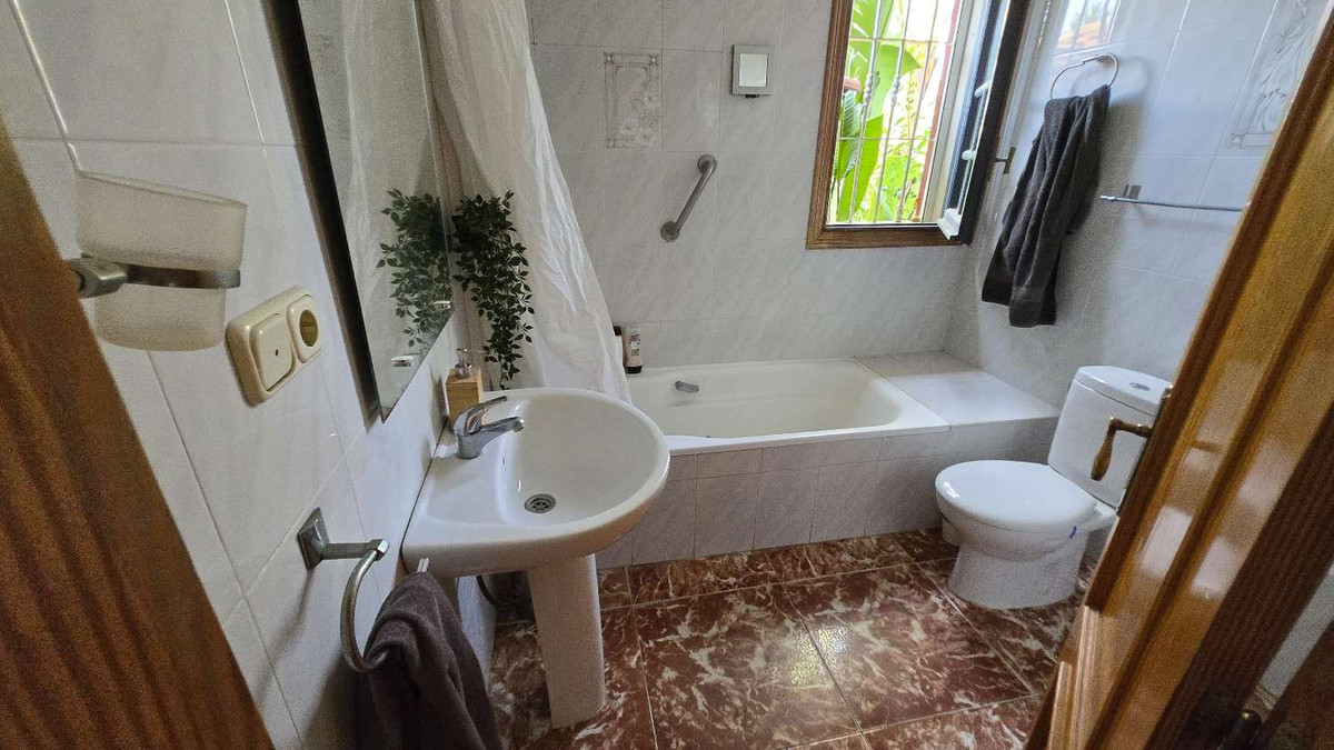 House te koop in Alhaurín de la Torre | 6 slaapkamers H5075605