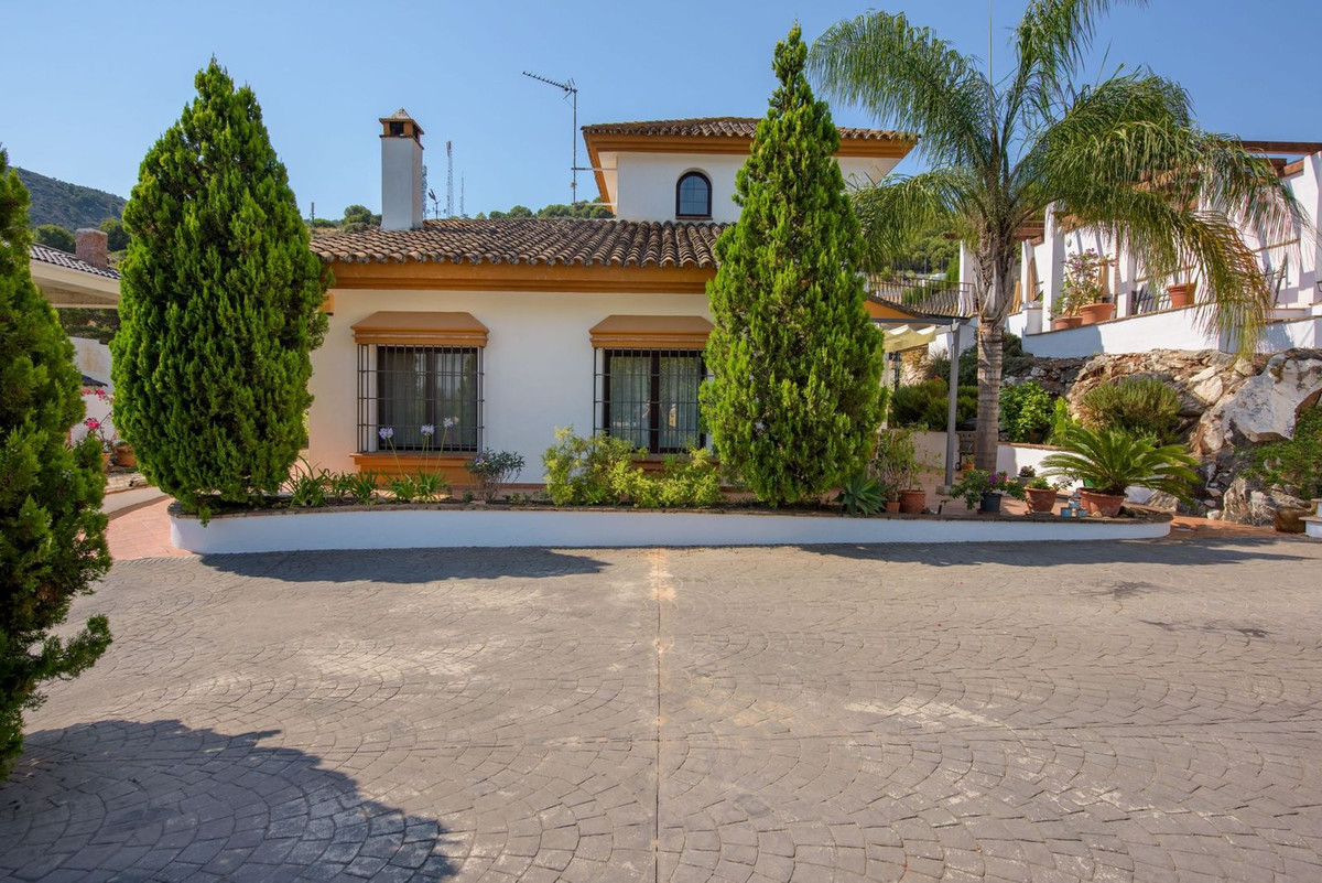 Huis te koop in Alhaurín de la Torre | 4 slaapkamers H5100988