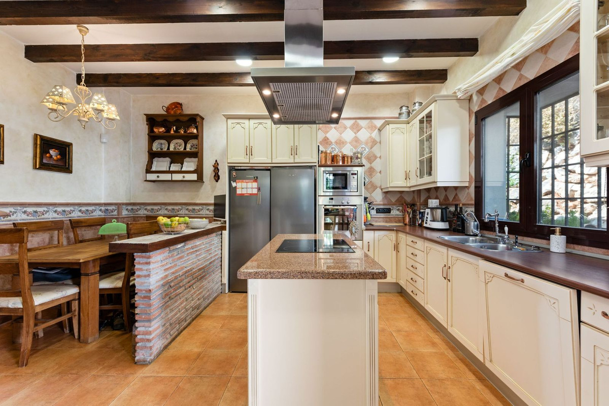 Huis te koop in Alhaurín de la Torre | 4 slaapkamers H5100988