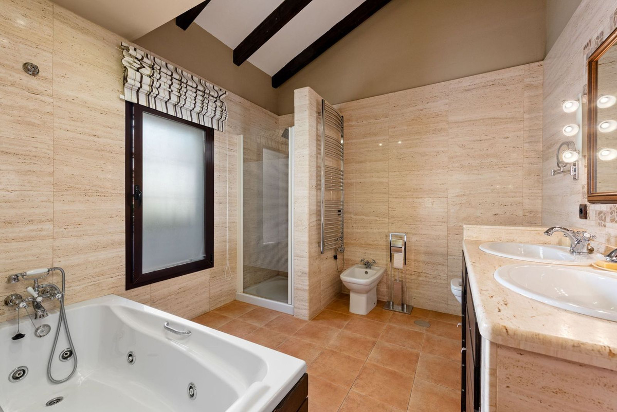 Huis te koop in Alhaurín de la Torre | 4 slaapkamers H5100988