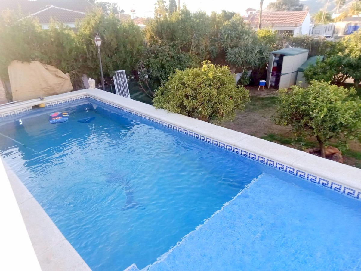 House for sale in Alhaurín de la Torre | 4 bedrooms H5105935