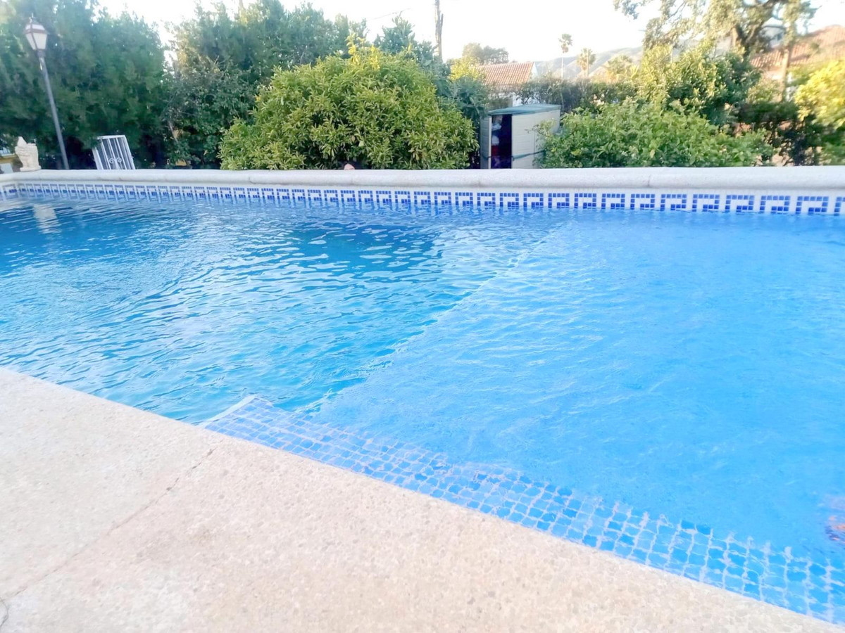 House for sale in Alhaurín de la Torre | 4 bedrooms H5105935