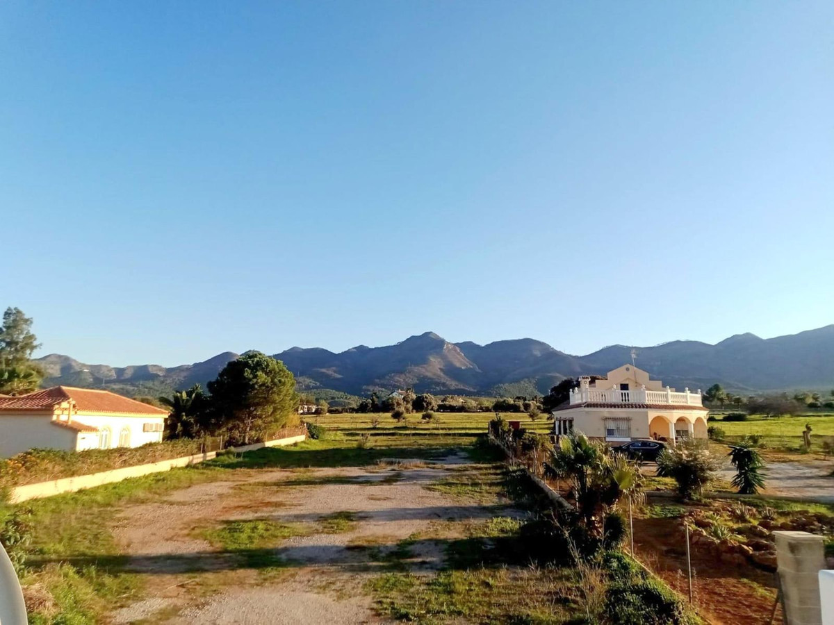House for sale in Alhaurín de la Torre | 4 bedrooms H5105935