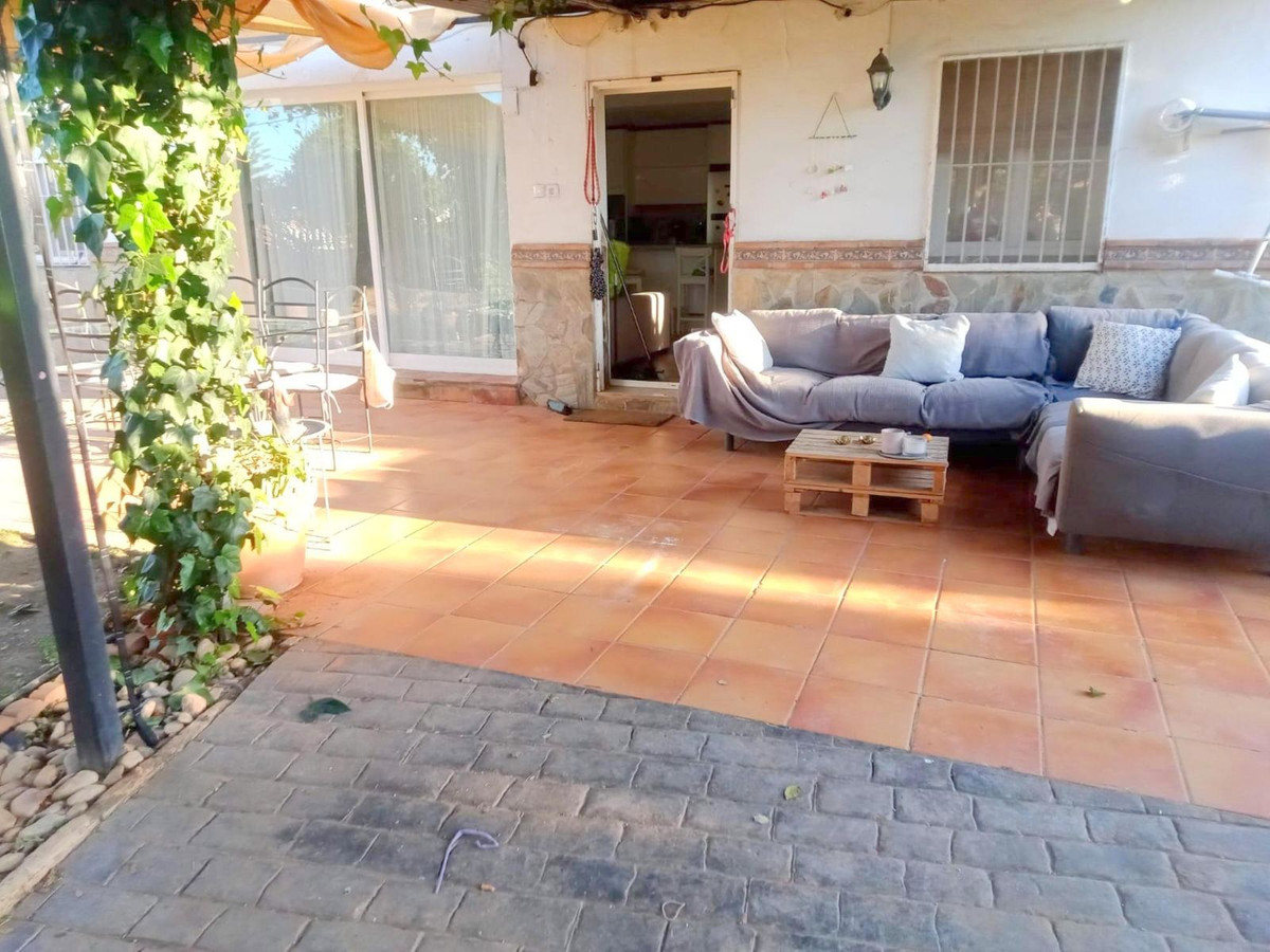 House for sale in Alhaurín de la Torre | 4 bedrooms H5105935