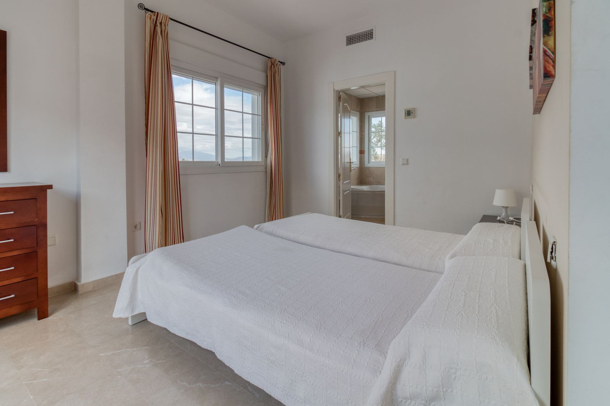 Huis te koop in Alhaurín de la Torre | 4 slaapkamers H5124142