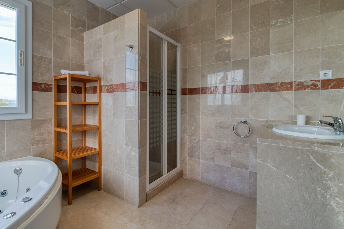 Huis te koop in Alhaurín de la Torre | 4 slaapkamers H5124142