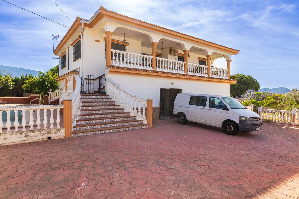 Huis te koop in Alhaurín de la Torre | 4 slaapkamers H5131033