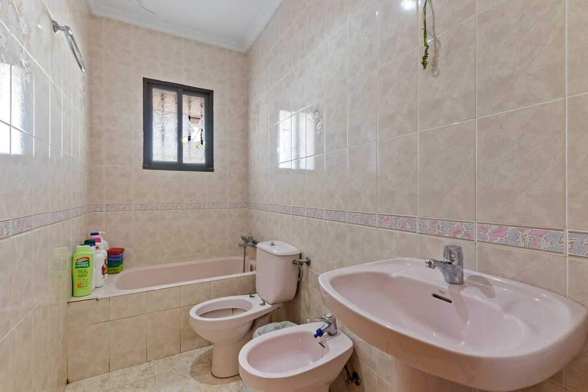 Huis te koop in Alhaurín de la Torre | 4 slaapkamers H5131033