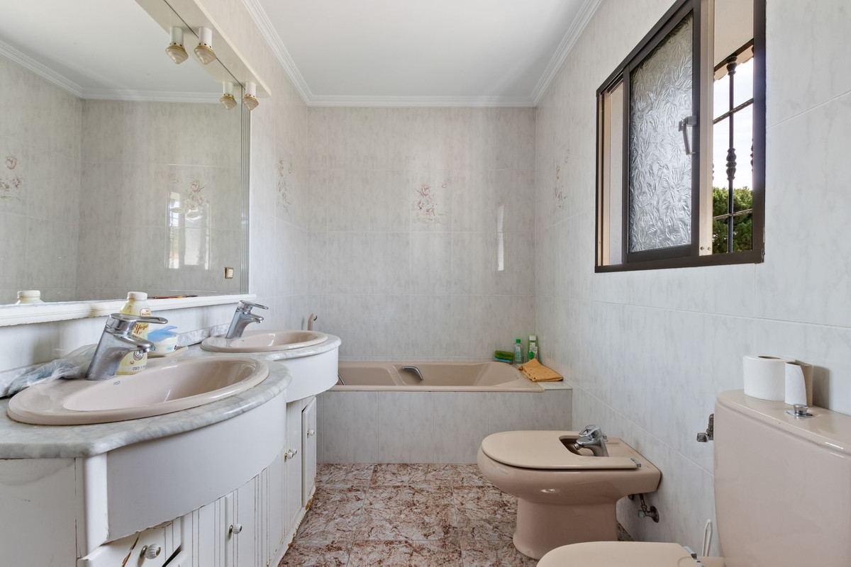 Huis te koop in Alhaurín de la Torre | 4 slaapkamers H5131033