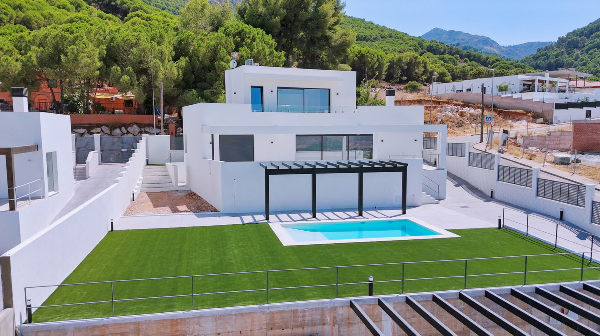 Huis te koop in Alhaurín de la Torre | 4 slaapkamers H5140837