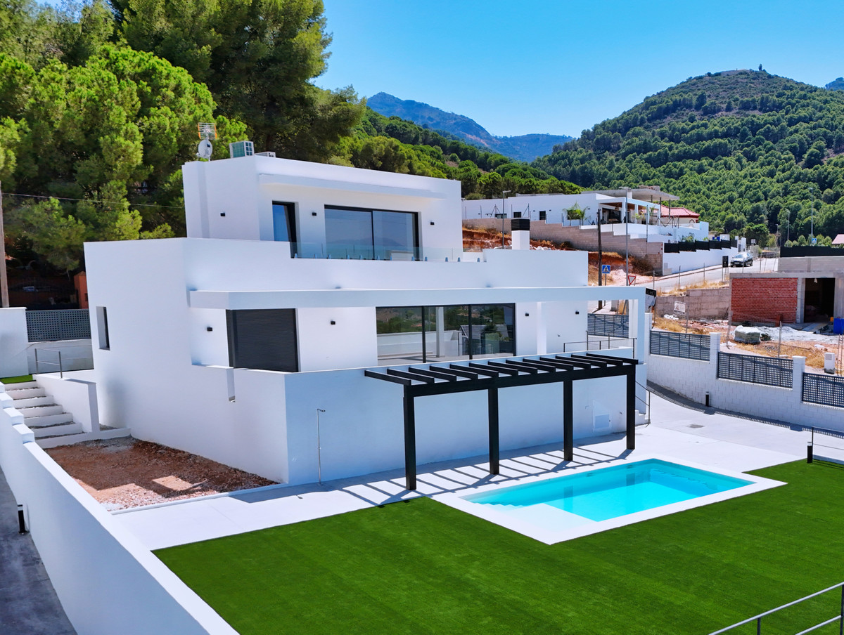Huis te koop in Alhaurín de la Torre | 4 slaapkamers H5140837