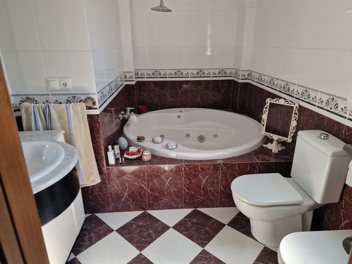 Huis te koop in Alhaurín de la Torre | 4 slaapkamers H5155327