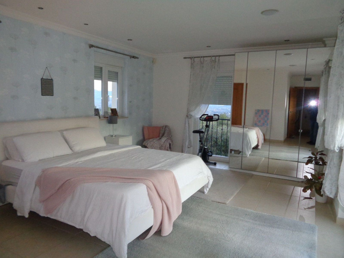 Huis te koop in Alhaurín de la Torre | 4 slaapkamers H5177461